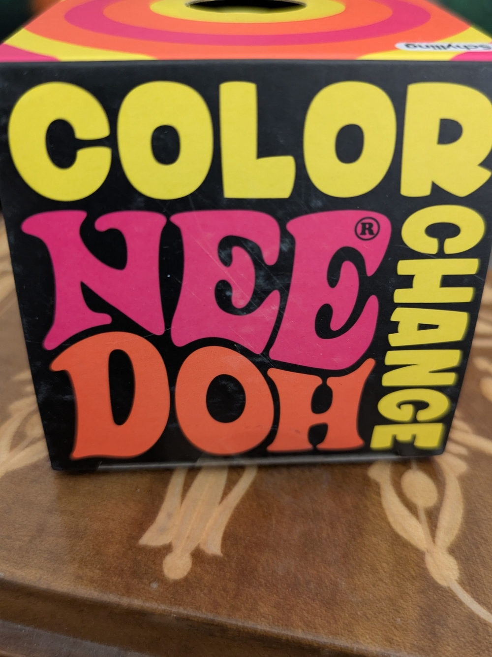 Color NEEdoh Change Box - Bright Yellow